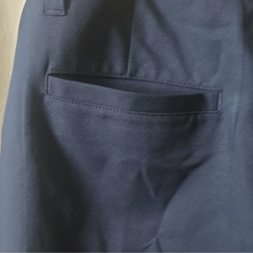 Puma youth boys navy performance shorts. Size large (13-14Y), made in Vietnam.